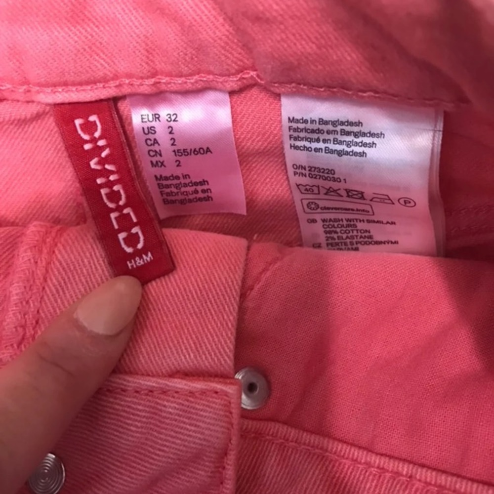 Shorts - Picture 5 of 8
